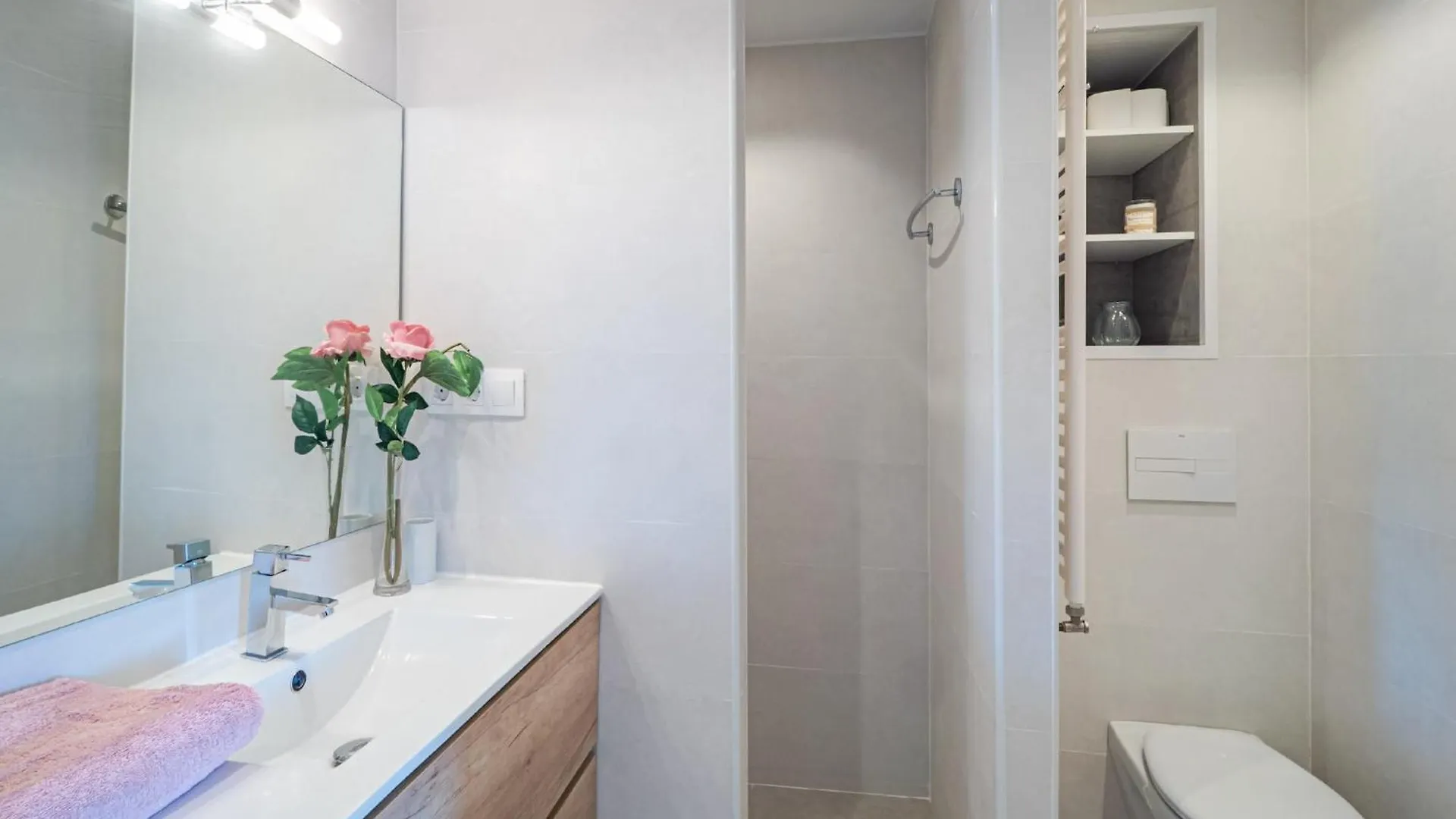 Apartment With Private Pool Roses 0*,