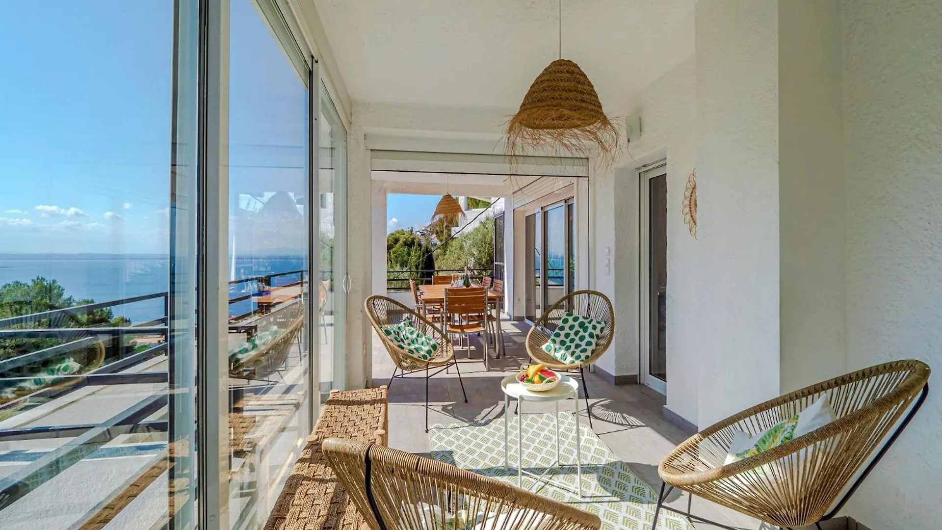 Apartment With Private Pool Roses